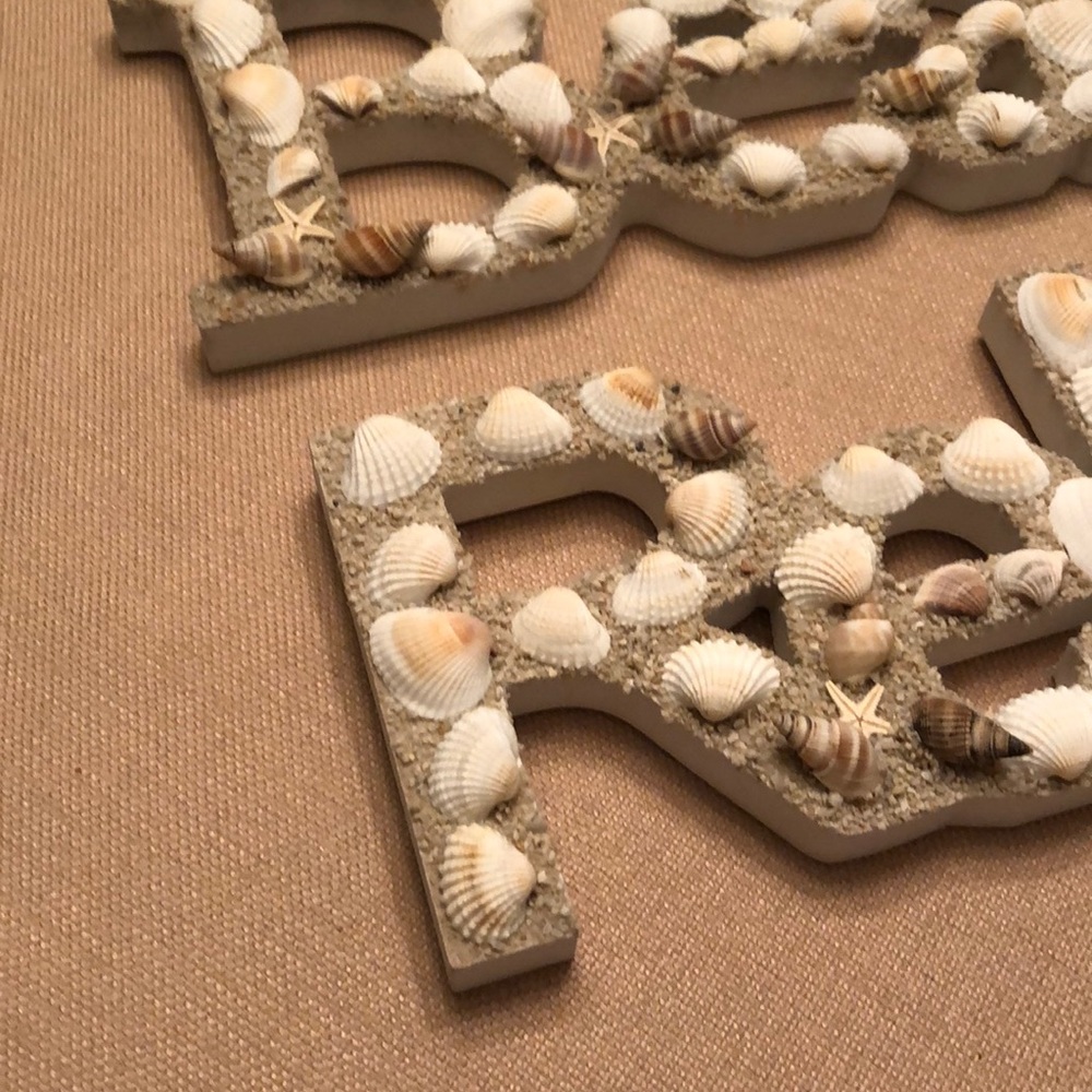 Shell signs 🐚 - Picture 2 of 3